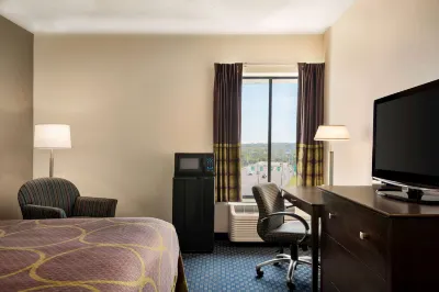 Super 8 by Wyndham Liverpool/Syracuse North Airport Ξενοδοχεία στην πόλη 