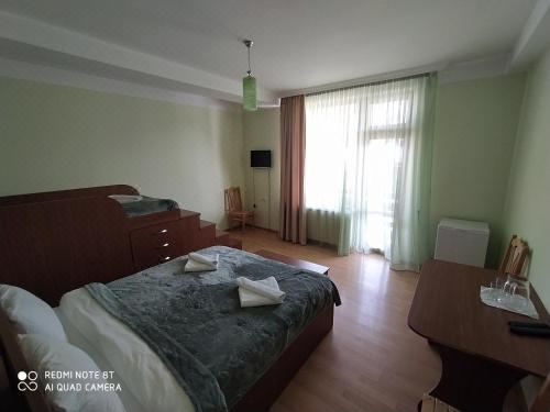 带阳台的三人房