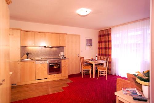 大型两卧室公寓 - 带阳台