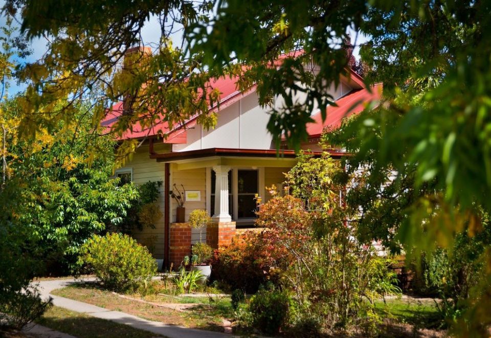 The Raglan Daylesford Three-Bedroom House