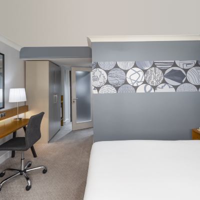 1張超大床優質高樓層 約克郡皇冠假日酒店優惠