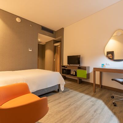 Queen Room With Mobility Accessible Roll-in Shower-Non-Smoking Hampton by Hilton Cartagena Promo Code