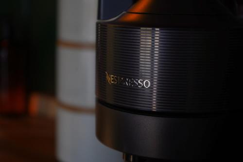 带湖景的双人间