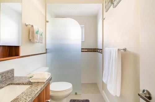 Natty’s Cozy Beach House in Hanover Jamaica Two-Bedroom Villa