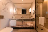 Legacy Hotel Cascais, Curio Collection by Hilton