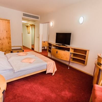 Junior Suite Hotel Set Promo Code