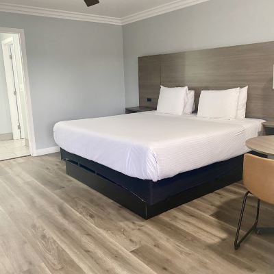 特大床間 - 帶熱水浴池 隆恩橡木酒店優惠