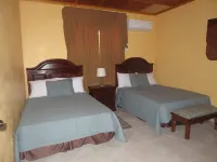 Comfort Plus Hotel Hôtels à : 