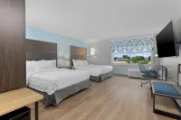Tru by Hilton Lincoln East Отели в г. 