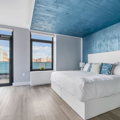 Deluxe Studio Suite, 1 King Bed, Balcony Global Luxury Suites at The Arches Promo Code