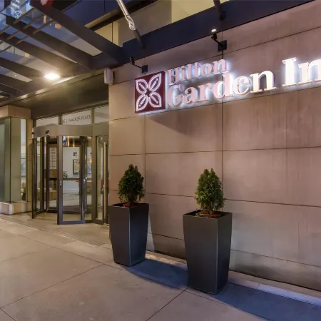 Hilton Garden Inn Chicago Downtown Riverwalk