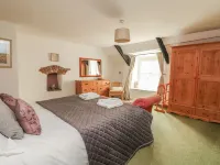 Cousham Cottage Hotels in Maker-with-Rame