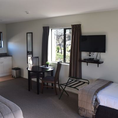 Standard Studio, Non Smoking, Kitchenette (Studio Unit) Darfield Motel Promo Code