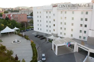 Centrum Palace Hotel & Resorts Hôtels à : 