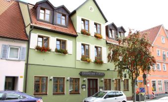 Goldener Schwan Hotel Garni - Housity