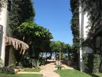 Blue Residence Hotel โรงแรมในเจริโคโคร่า
