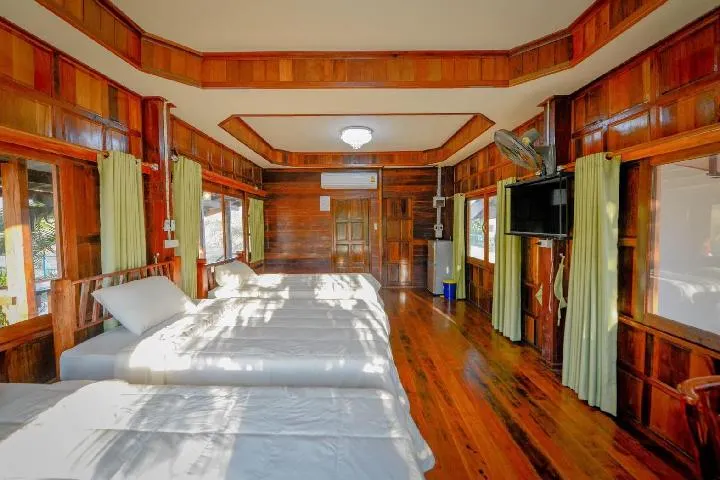 Luxury Cottage With Sitting Out