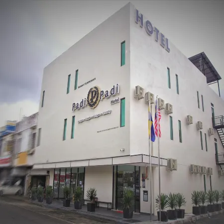 Padi Padi Hotel Отели в г. Перлис