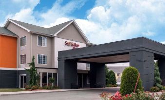 Erie Inn & Suites Solstice