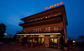 Albergo Ristorante Belvedere - Housity