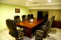The Raviz Hotel, Calicut