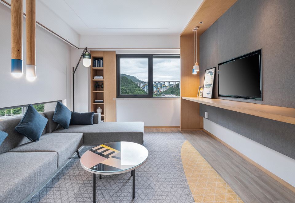 单卧套房 超大床