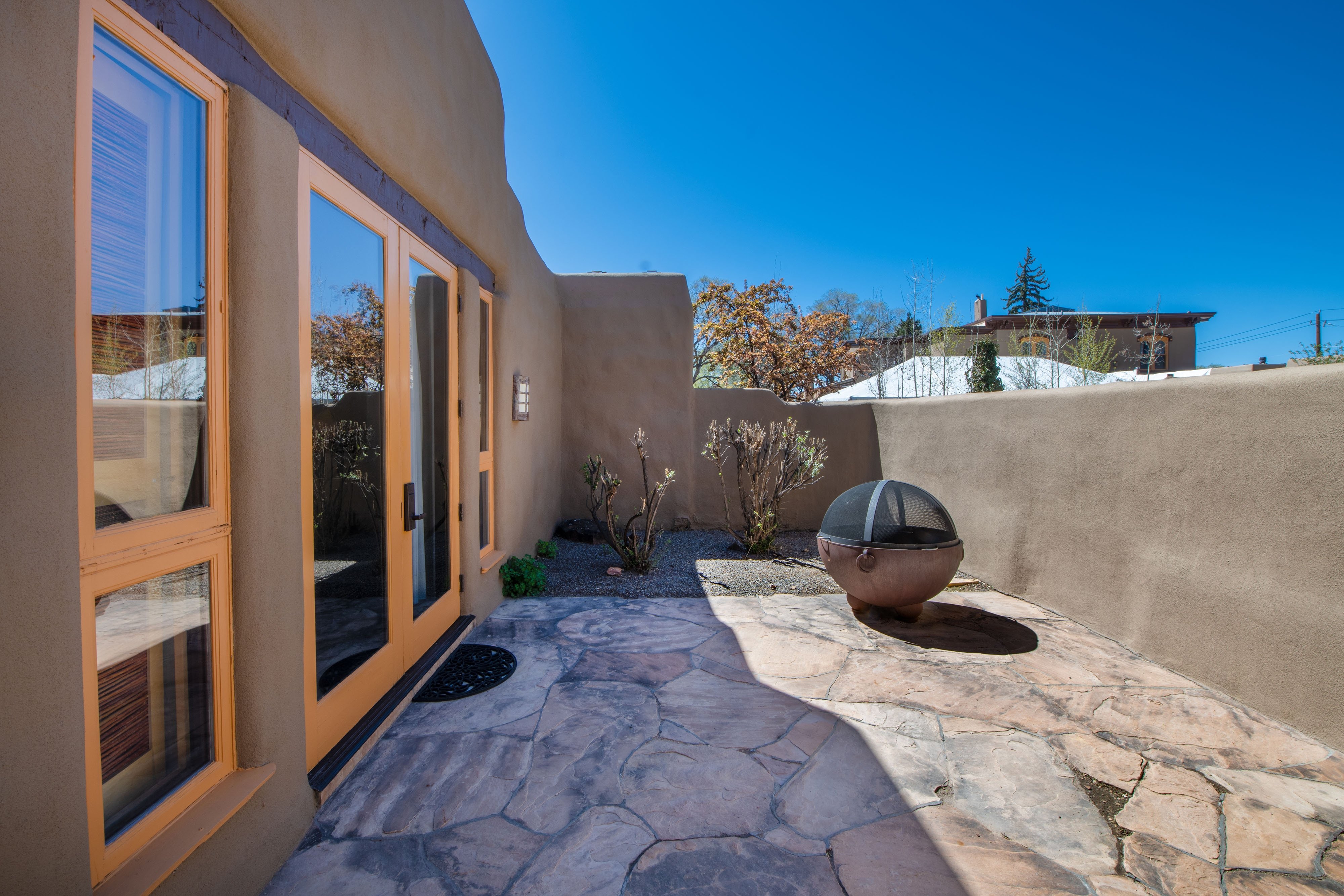 总统套房，卧室1: 1张特大床，卧室2: 1张大床