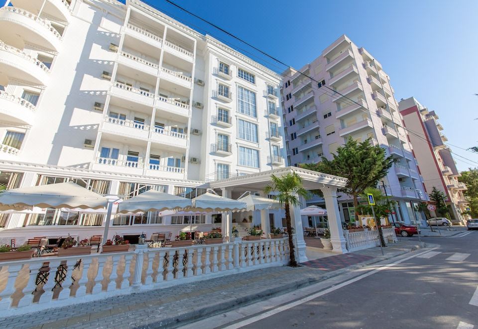 Esal Hotel