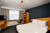 Holiday Inn Express SWINDON WEST by IHG Hotel di 