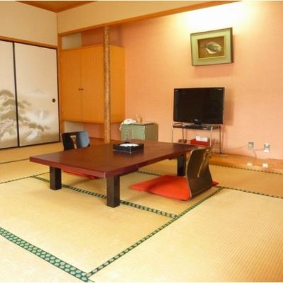 Japanese-Style Room (Main Building) *No Bath