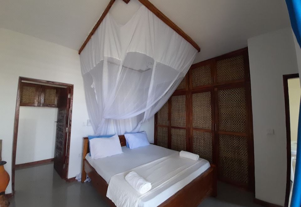 設計公寓， 1 張特大床和 1 張沙發床， 庭院景觀