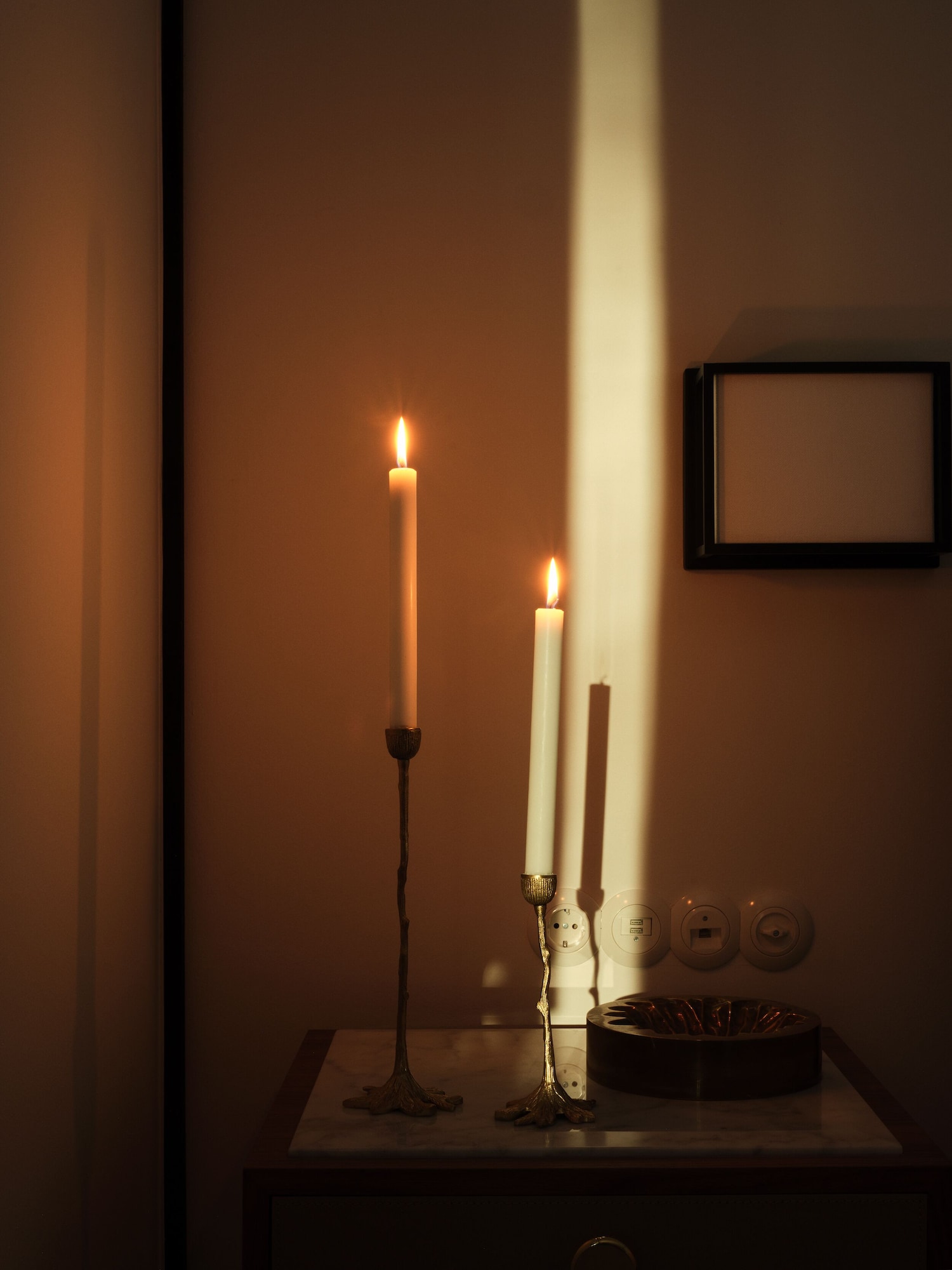 带阳台和城市景观的优质房