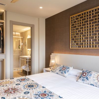 Luxury Apartment, 2 Bedrooms, Balcony, City View Apartamentos Core Suites Valencia Promo Code