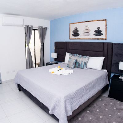 Deluxe Two-Bedroom Suite with Ocean View Skylight Suites Promo Code