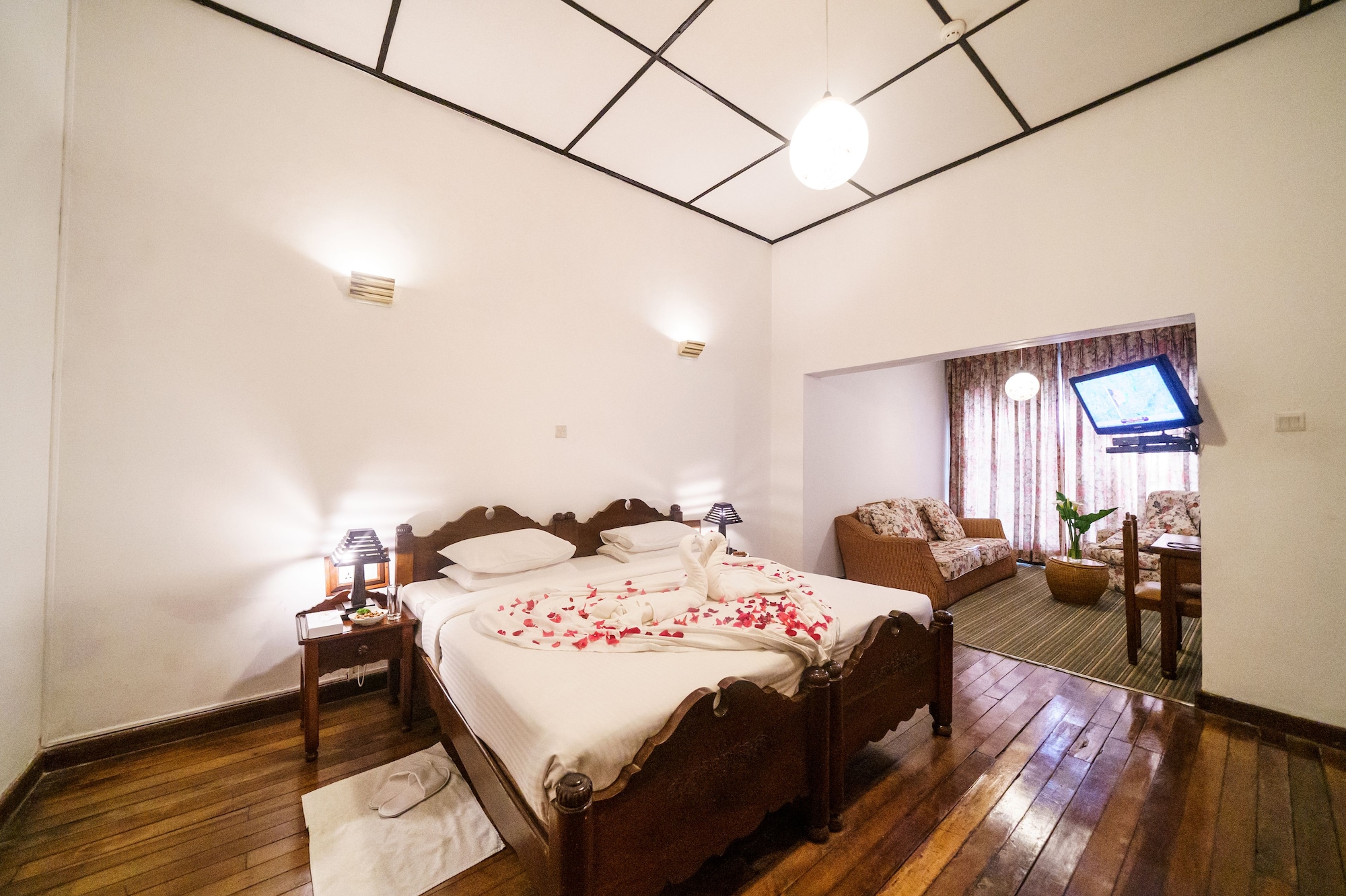 小型套房（带浴缸）