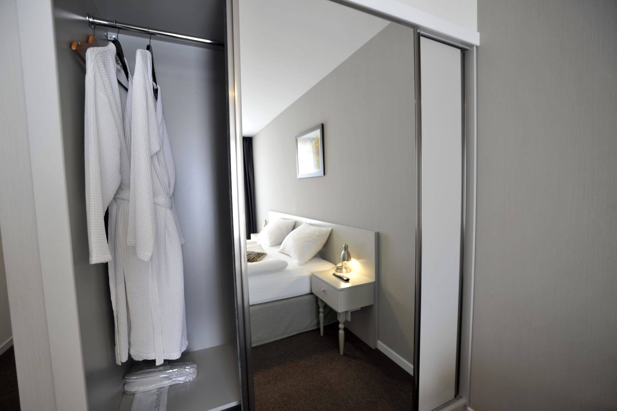 舒适套房， 1 张特大床和 1 张梳化床