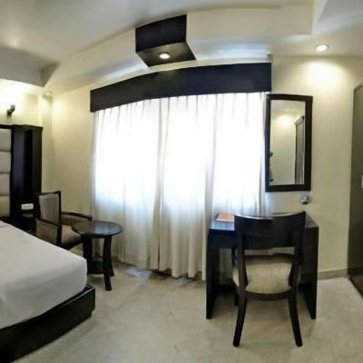 Premium King Room Hotel Meridian Plaza Promo Code