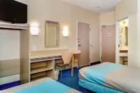 Motel 6 Peterborough, on