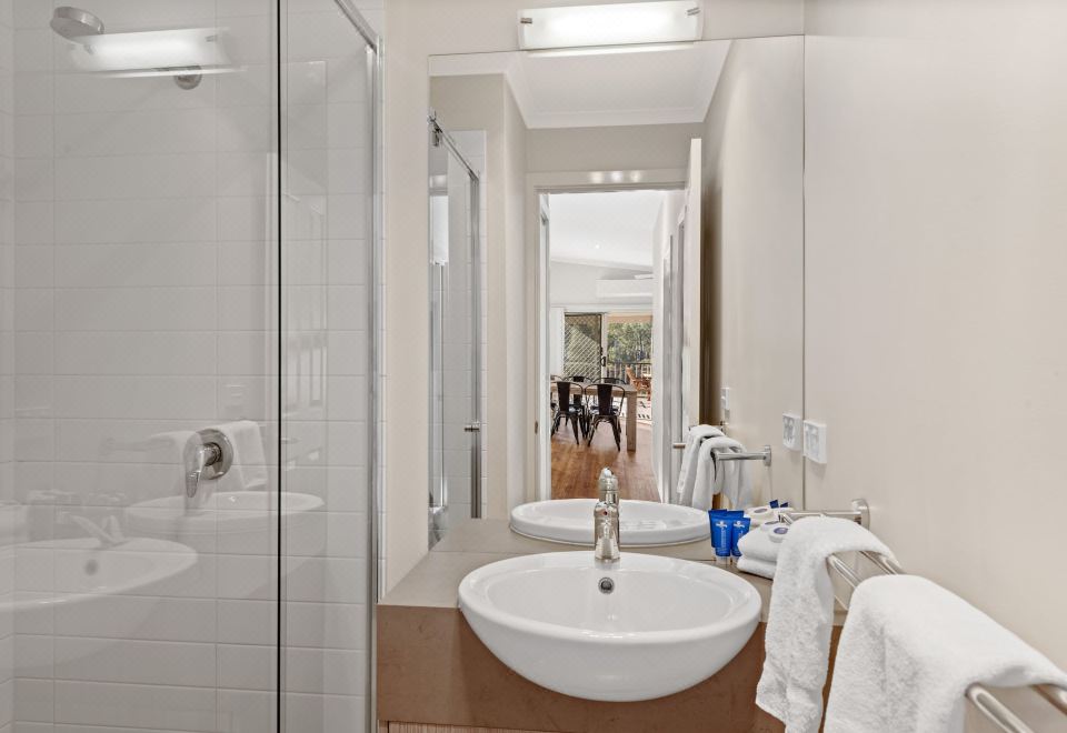 豪华两卧室河畔小屋-可住五人