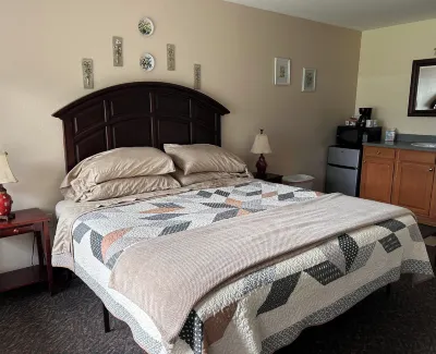 Bird Creek Motel Hotels in 
