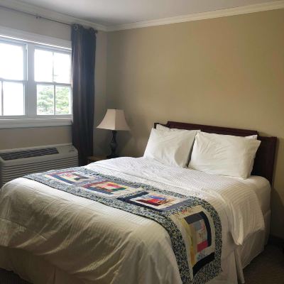 Queen Studio Suite with Kitchen Seaport Inn Promo Code