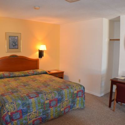 Basic Single Room, 1 King Bed Best Budget Inn Promo Code