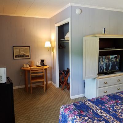 Economy Room, 2 Double Beds, Refrigerator&Microwave, Mountain View Roseloe Motel Promo Code