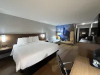 Clarion Pointe Addison Dallas North