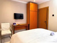 The colony residences hotel and suites Отели в г. 