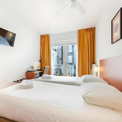 Comfort Triple Room Ambassador City Centre Hotel Promo Code