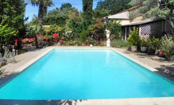 House with One Bedroom in Pougnadoresse, with Shared Pool, Furnished Terrace and Wifi