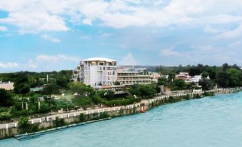 Ganga Kinare- A Riverside Boutique Resort, Rishikesh