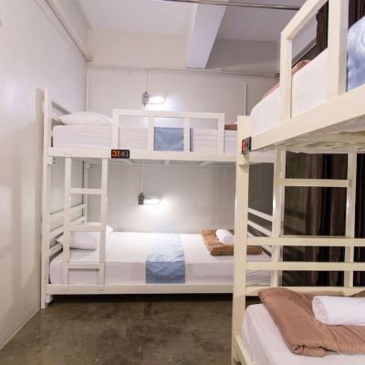 4 Beds Dormitory