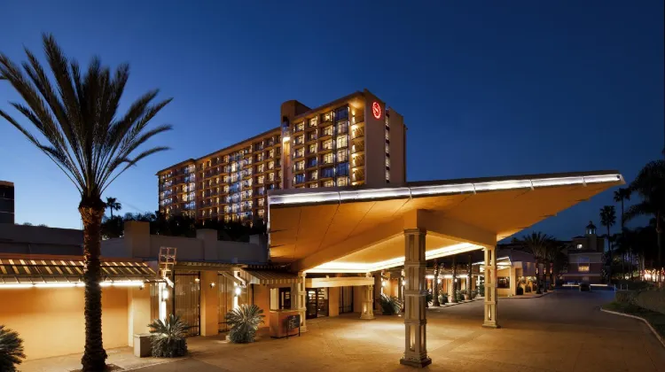 Sheraton Park Hotel at The Anaheim Resort Exterior